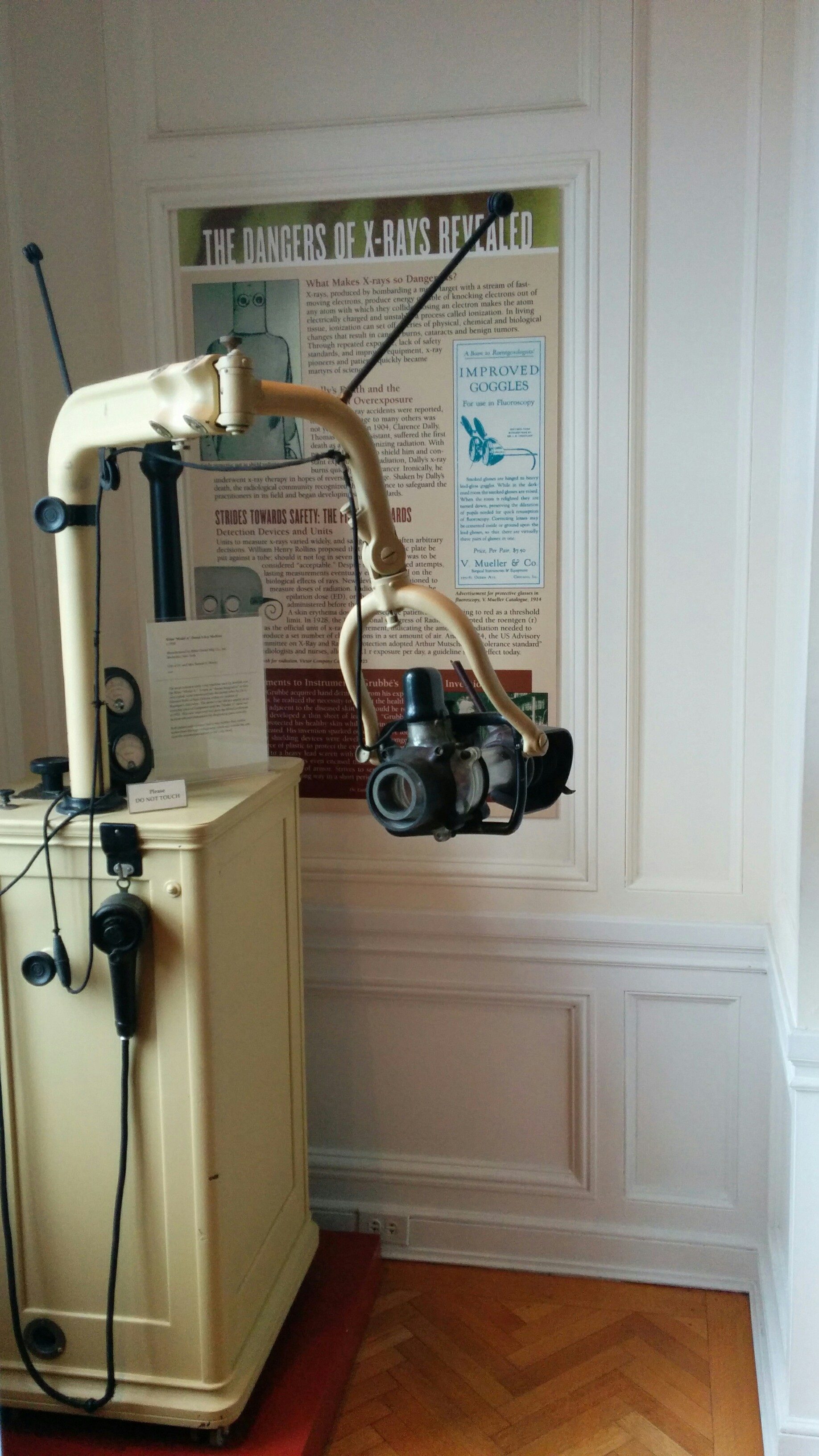 Ritter Model A Dental X-Ray Machine, Chicago (by Silia Fiore) (3).jpg